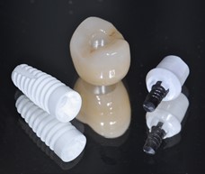 Holistic-Dental-Implant-Ceramic-Implant
